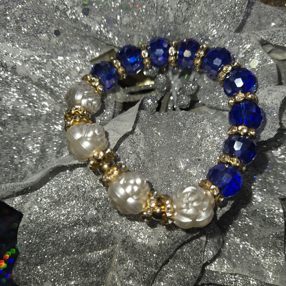Fashion Jewelry I Sapphire I Fire Fly Pebble with Pearl Roses I Double Bracelet - Picture 5 of 5